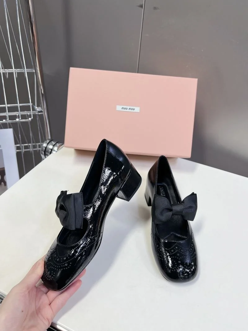 Trendsetting Miu Miu Shoes 7518