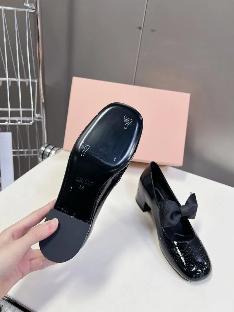 Trendsetting Miu Miu Shoes 7518
