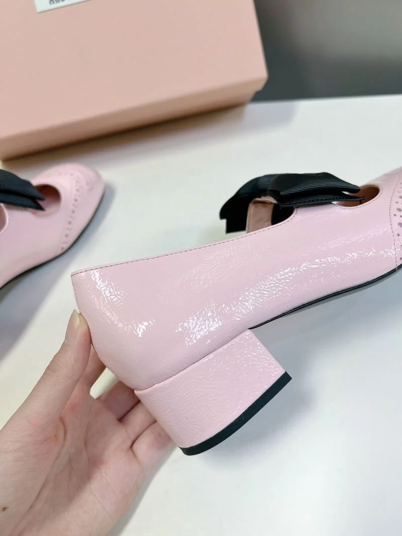 Miu Miu Shoes Lightweight 7528