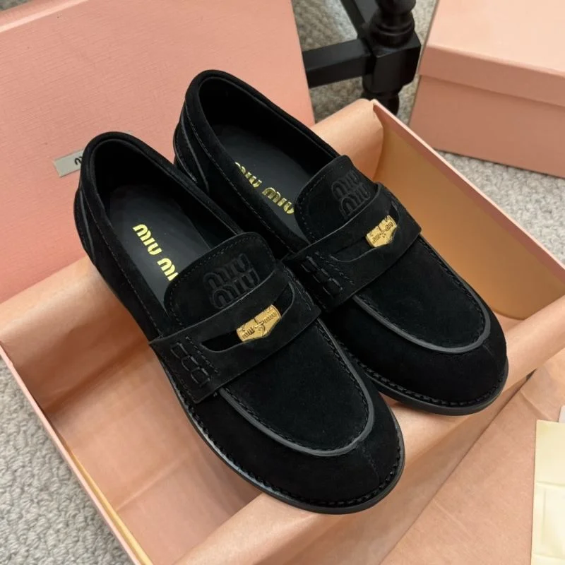 UrbanChic Miu Miu Shoes 7420