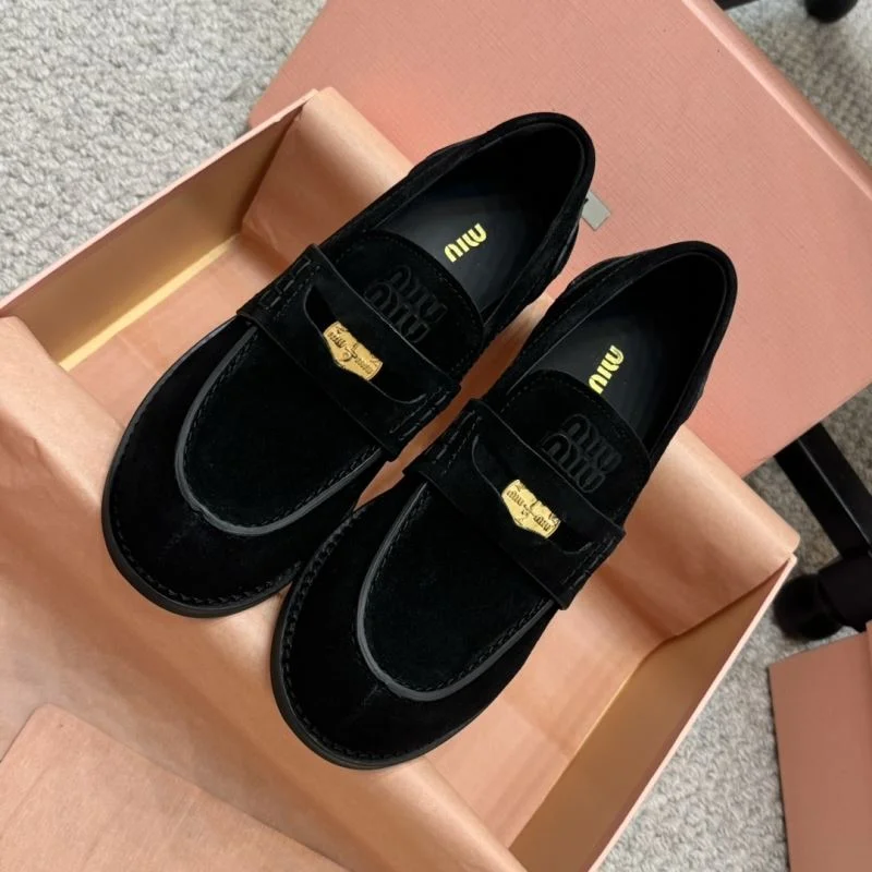 UrbanChic Miu Miu Shoes 7420