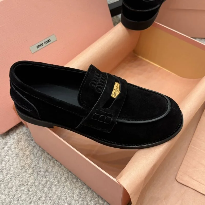 UrbanChic Miu Miu Shoes 7420