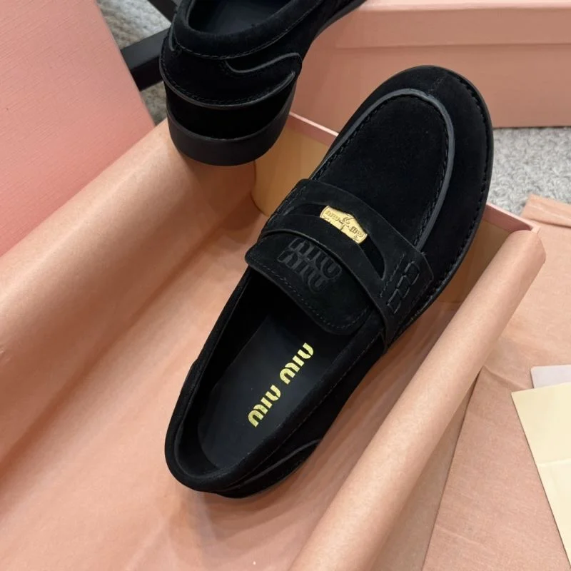 UrbanChic Miu Miu Shoes 7420