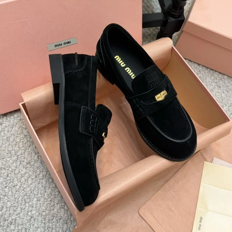 UrbanChic Miu Miu Shoes 7420