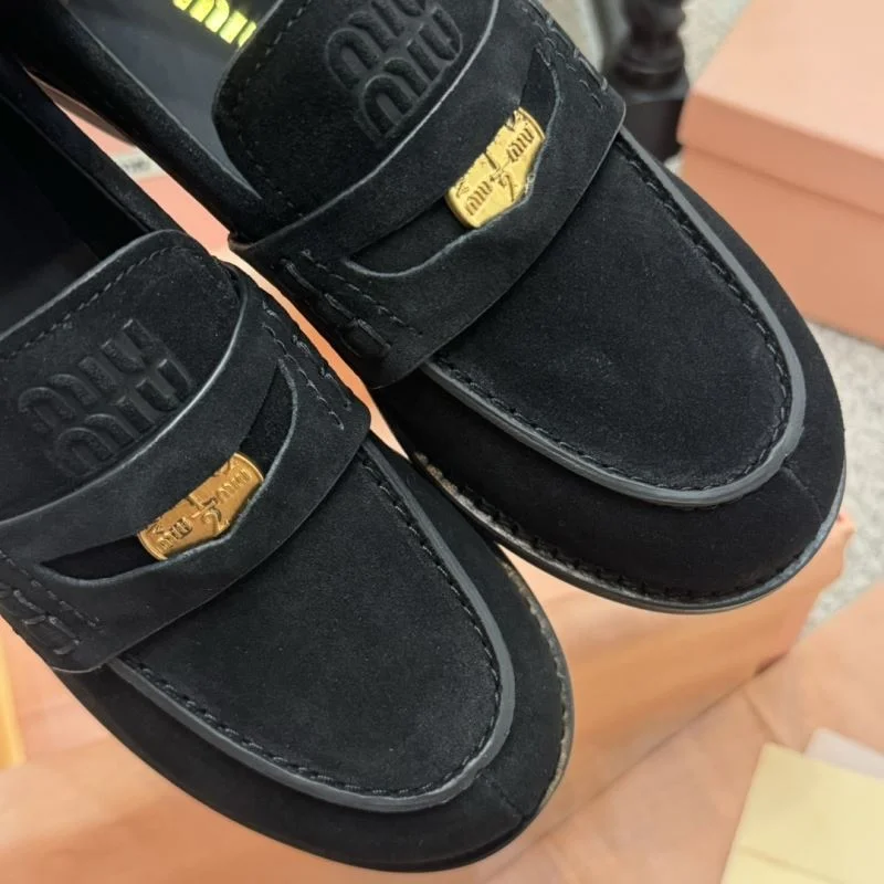 UrbanChic Miu Miu Shoes 7420