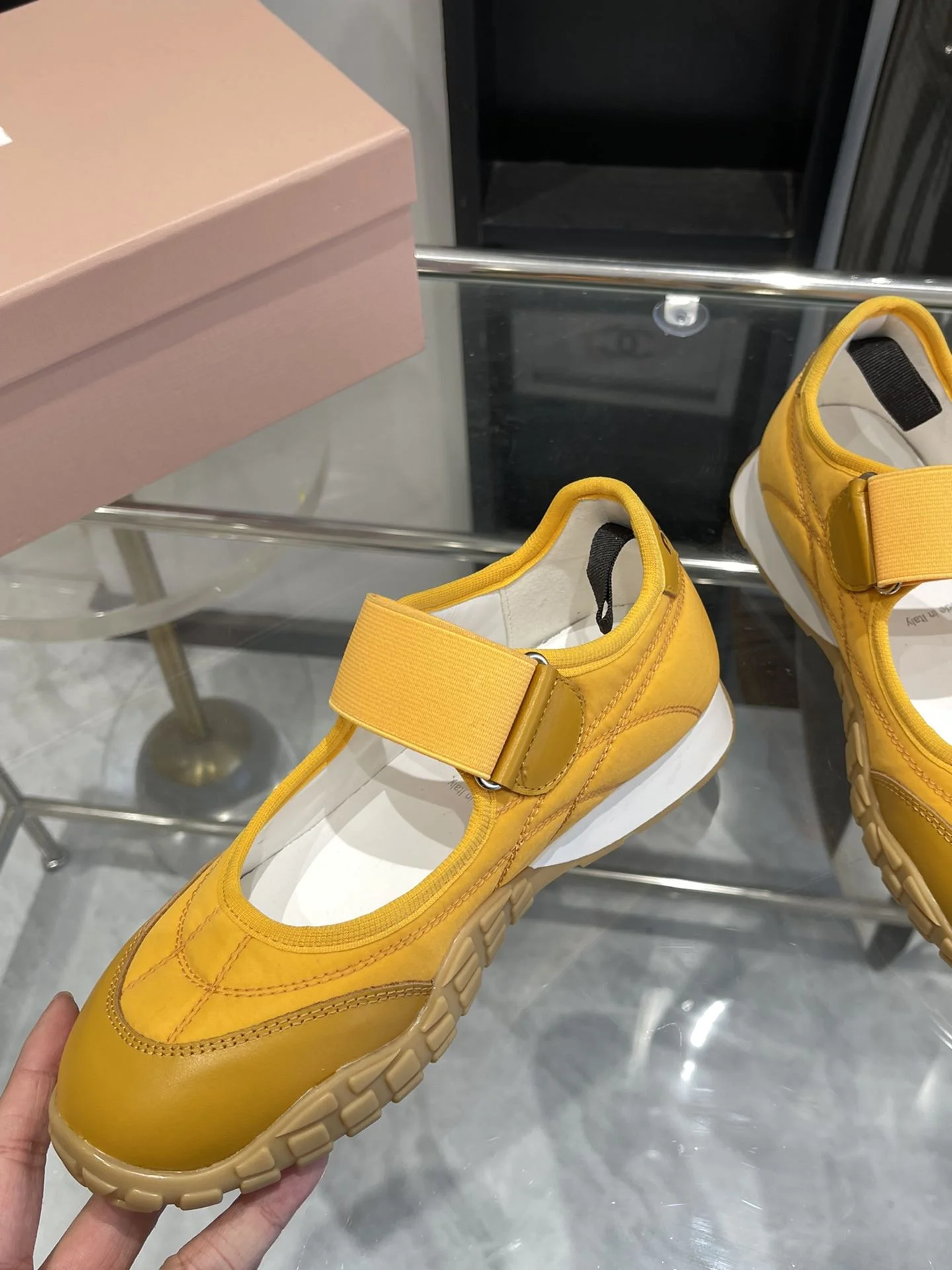 WellDesigned Miu Miu Shoes 7426