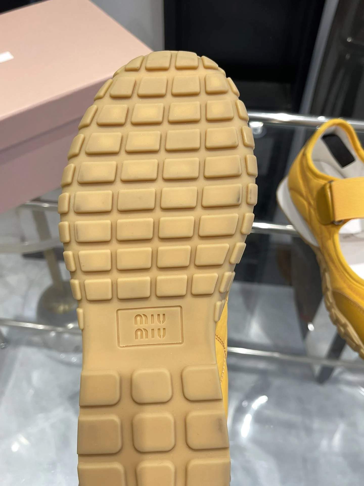 WellDesigned Miu Miu Shoes 7426