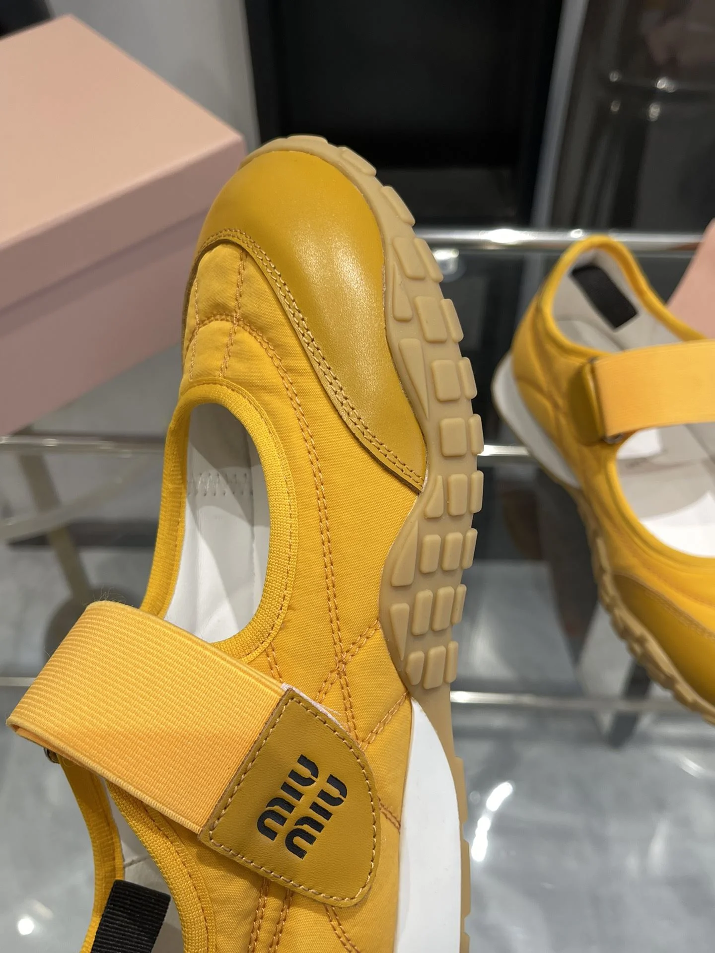 WellDesigned Miu Miu Shoes 7426