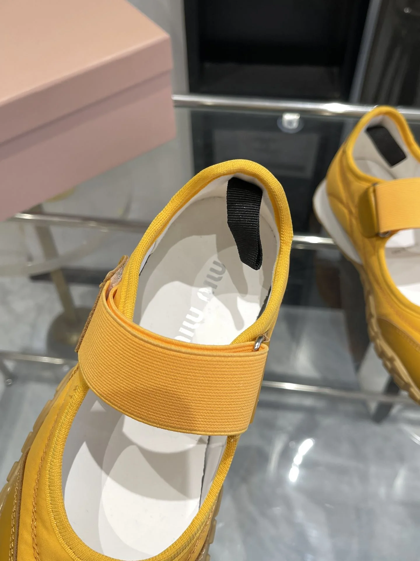 WellDesigned Miu Miu Shoes 7426