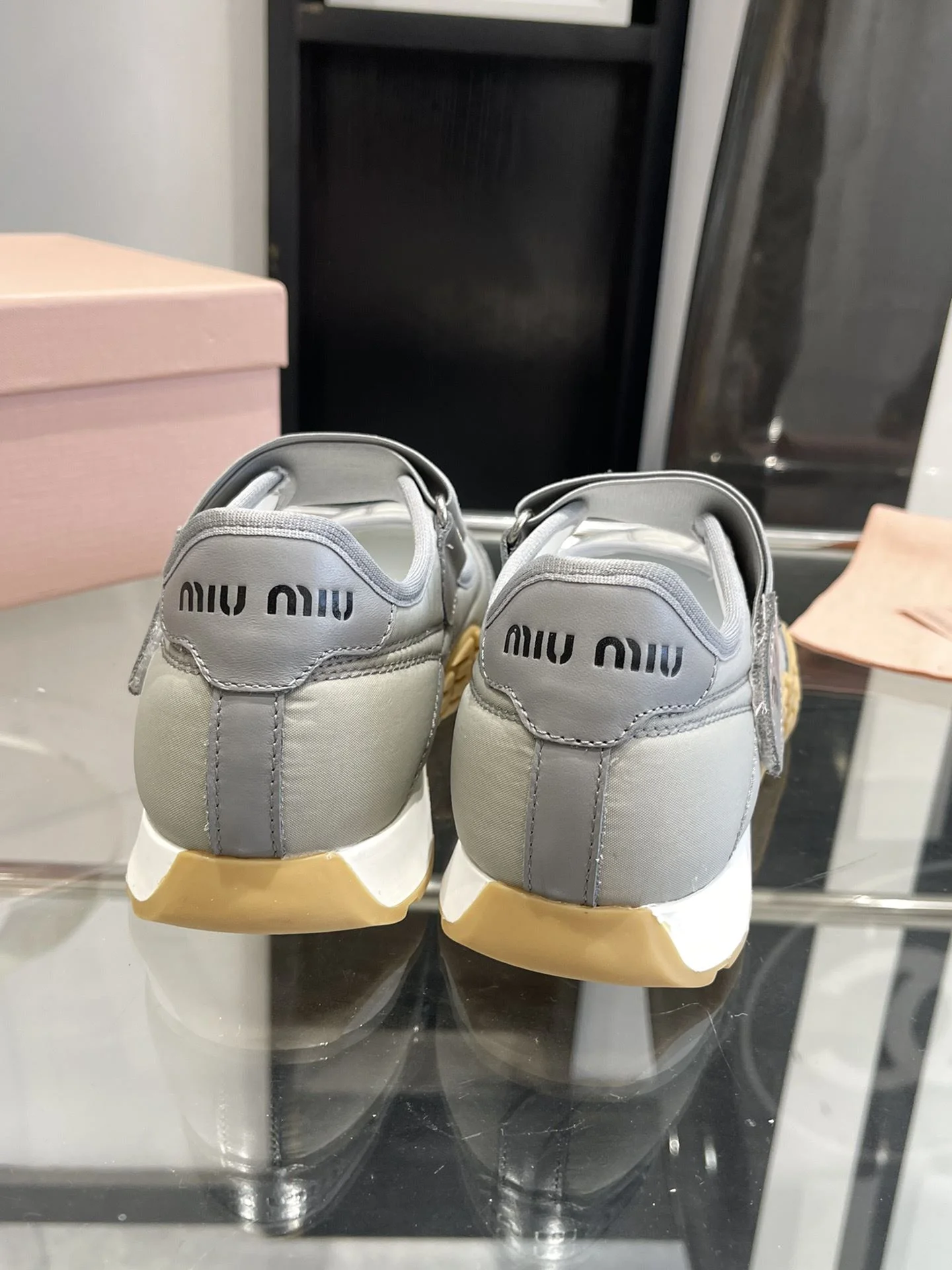 Miu Miu Shoes Durable 7391