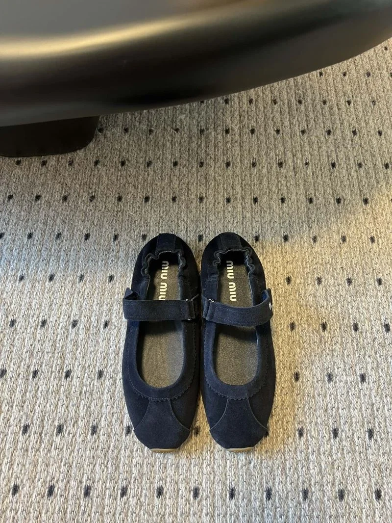 Miu Miu Shoes WaterResistant 7413