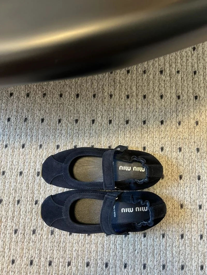 Miu Miu Shoes WaterResistant 7413