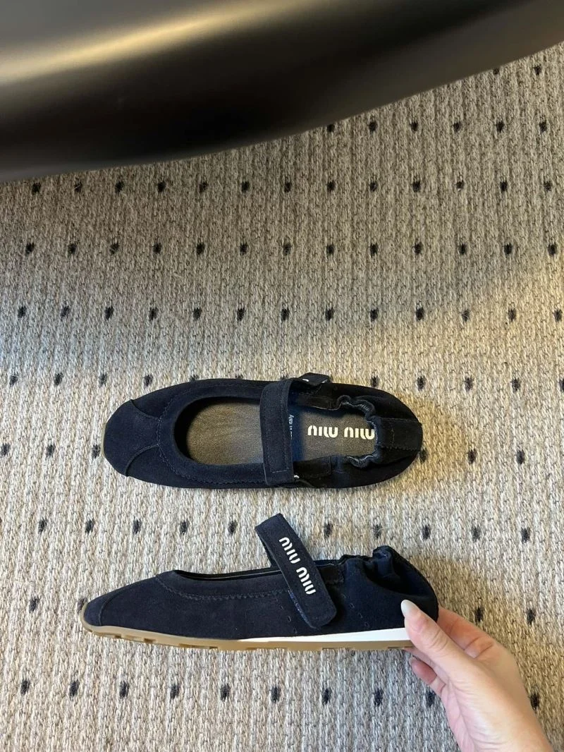 Miu Miu Shoes WaterResistant 7413