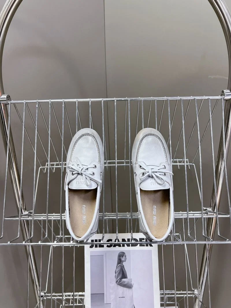 Minimalist Miu Miu Shoes 9490