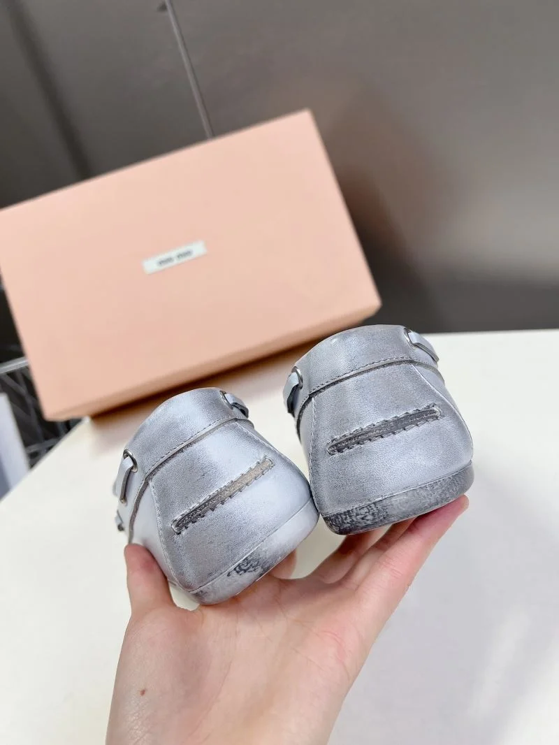 Minimalist Miu Miu Shoes 9490