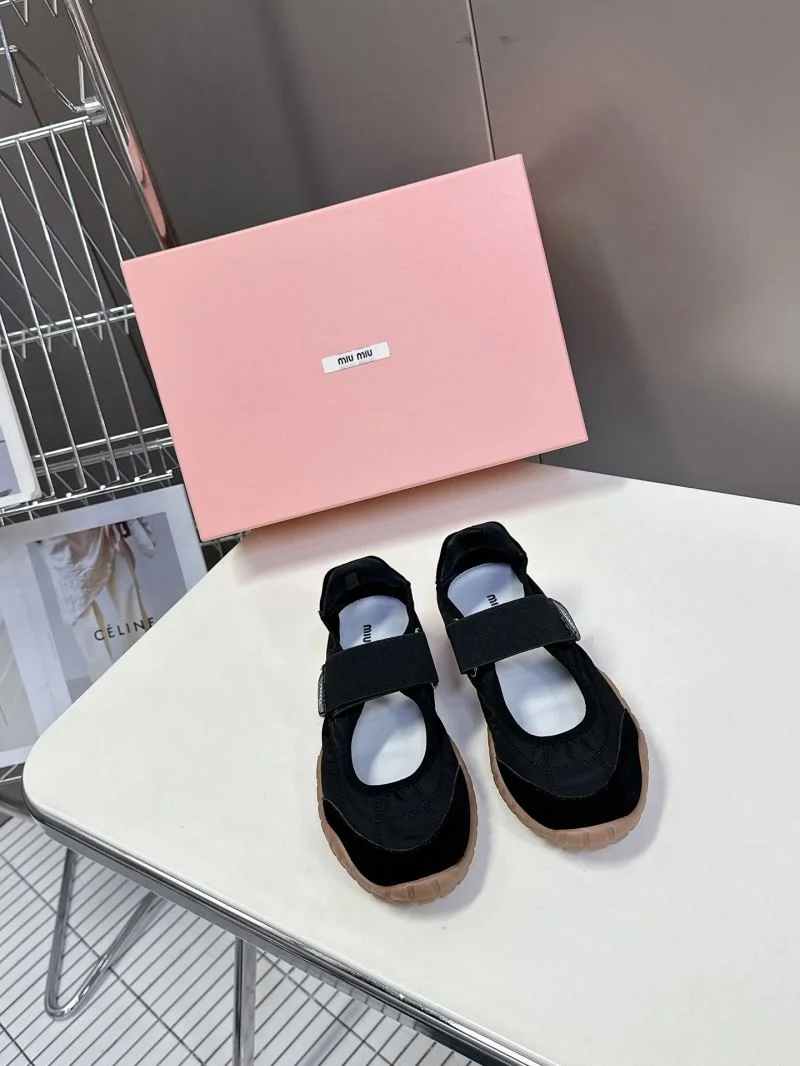 Trendsetting Miu Miu Shoes 9436