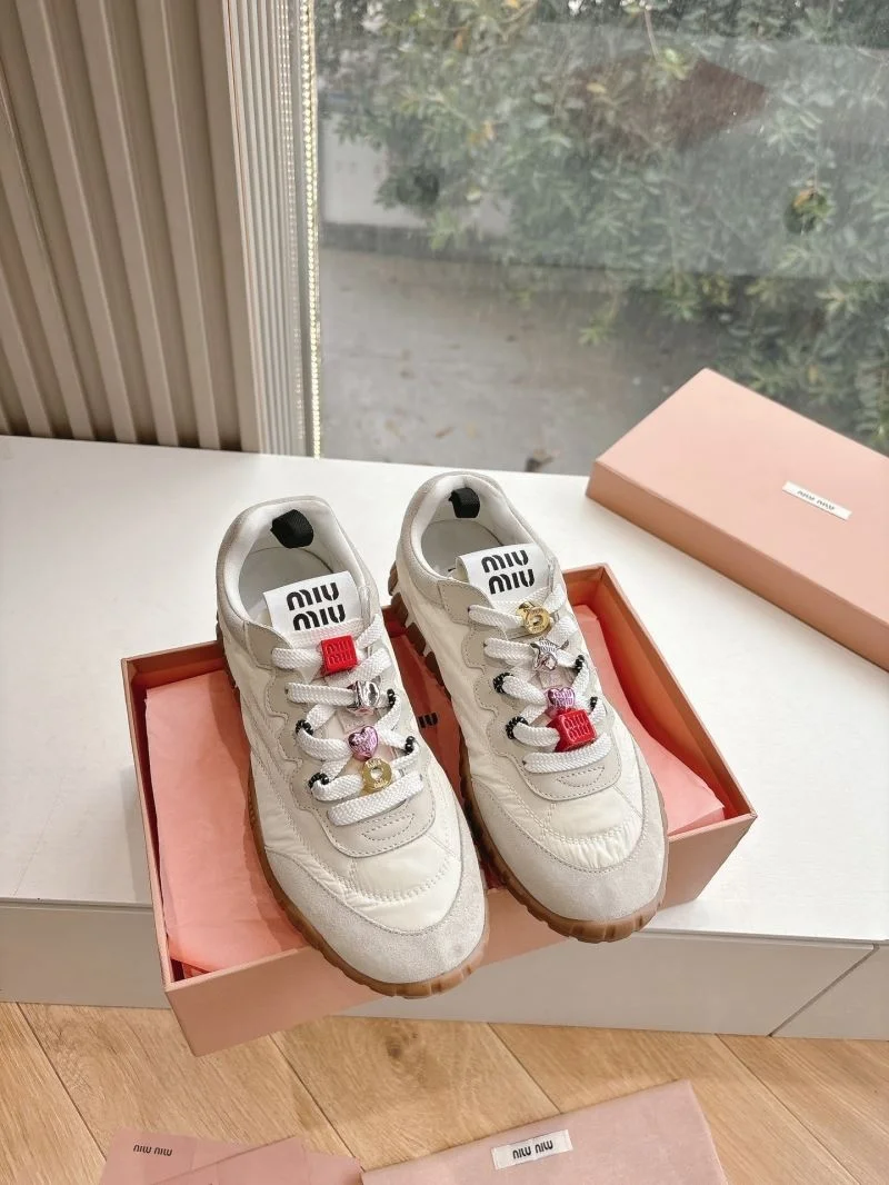 Trendsetting Miu Miu Shoes 9428
