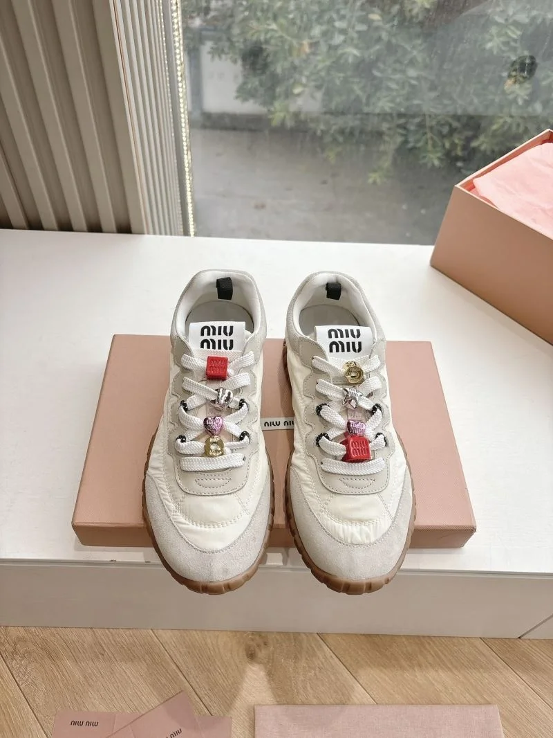 Trendsetting Miu Miu Shoes 9428