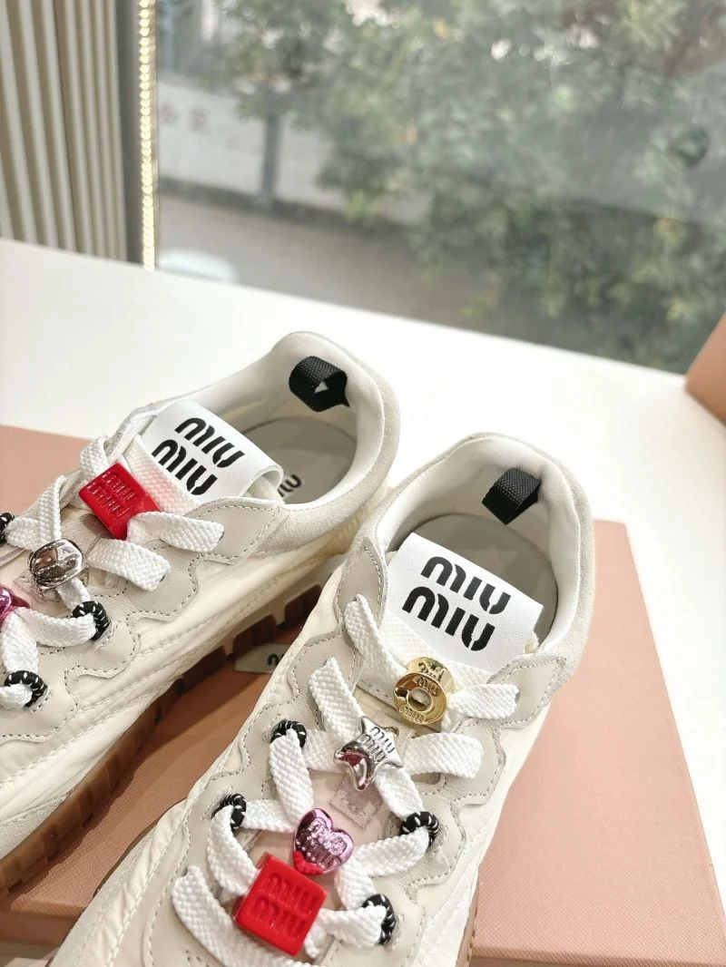 Trendsetting Miu Miu Shoes 9428