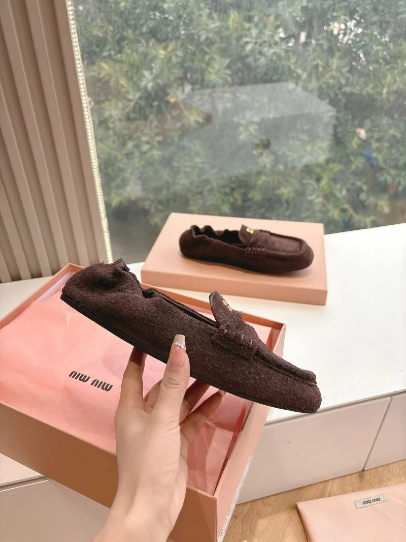 Miu Miu Shoes Sleek 9416