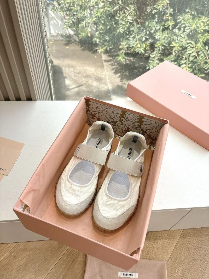 Miu Miu Shoes Durable 9401