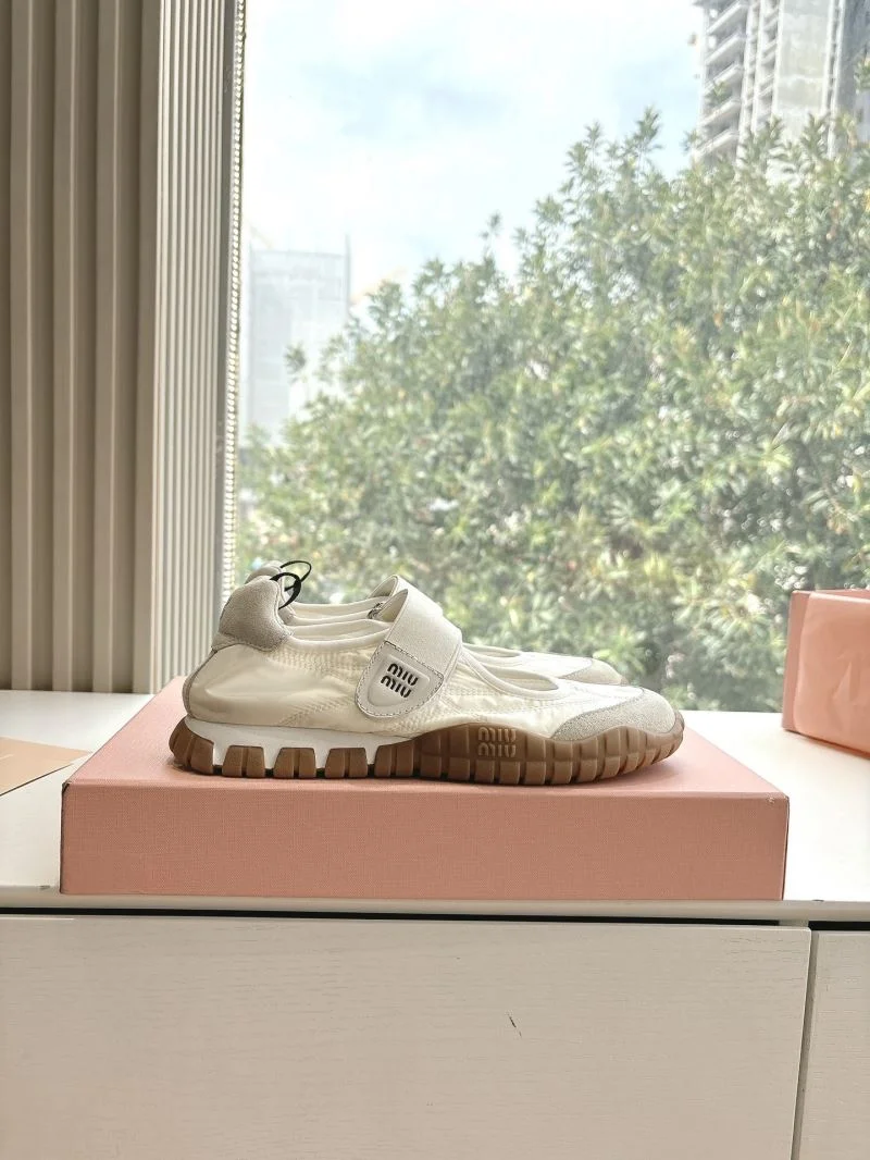 Miu Miu Shoes Durable 9401