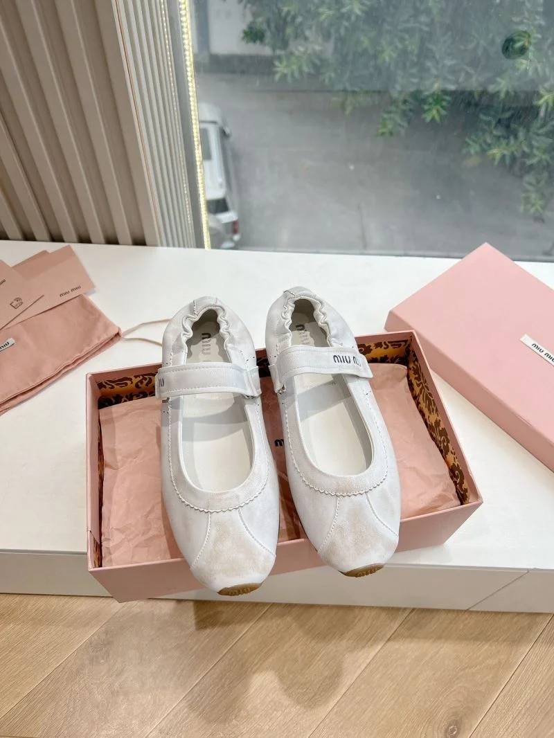 Miu Miu Shoes ZipUp 15470