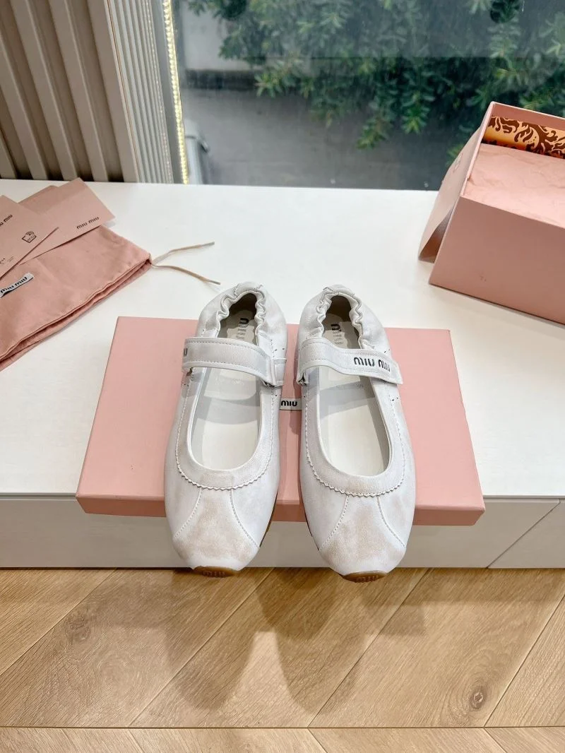 Miu Miu Shoes ZipUp 15470