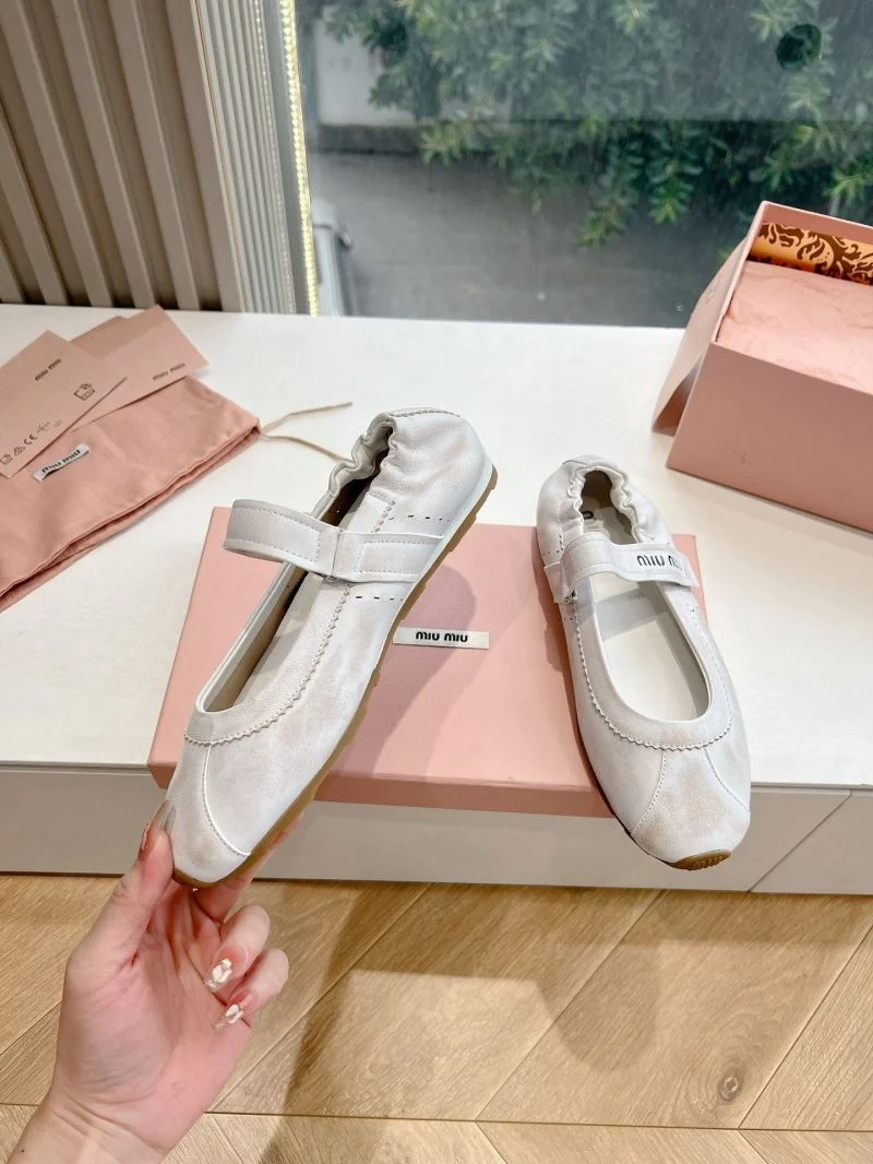 Miu Miu Shoes ZipUp 15470