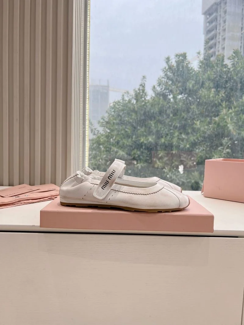 Miu Miu Shoes ZipUp 15470