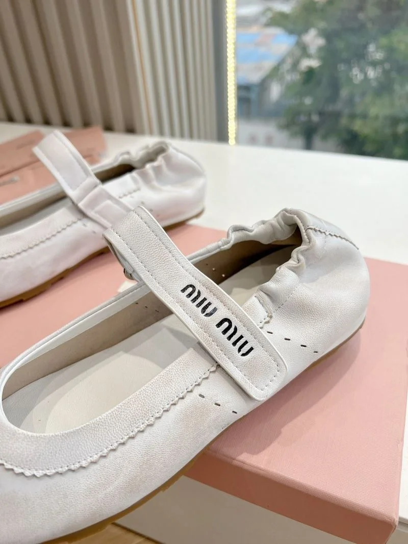 Miu Miu Shoes ZipUp 15470