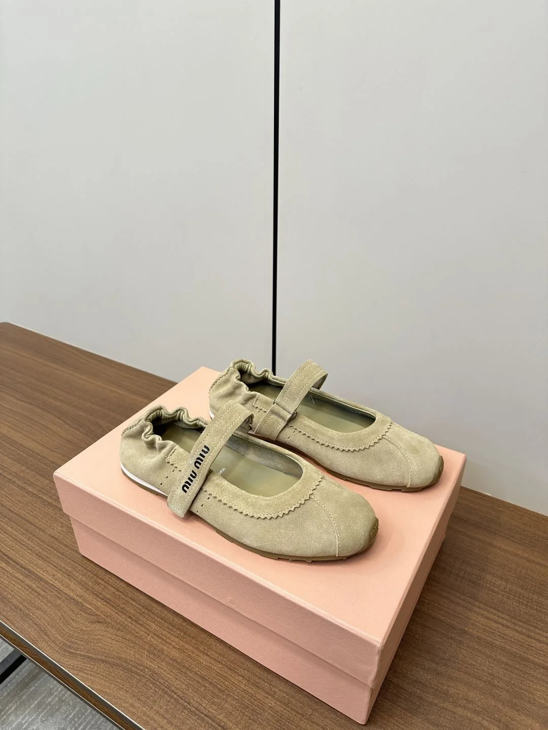 Stylish Miu Miu Shoes 6107