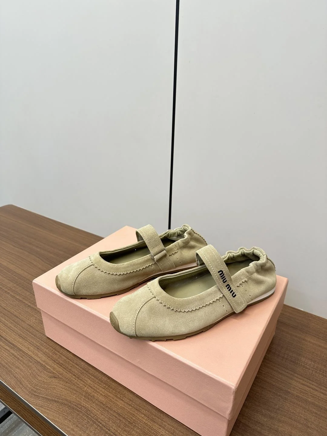 Stylish Miu Miu Shoes 6107