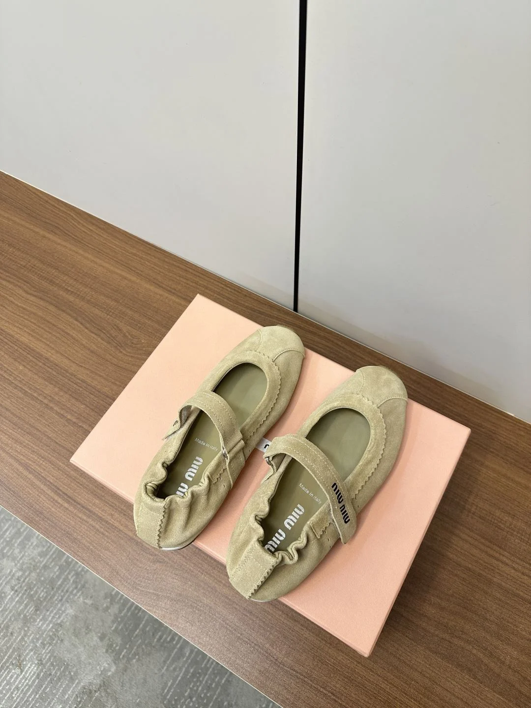 Stylish Miu Miu Shoes 6107