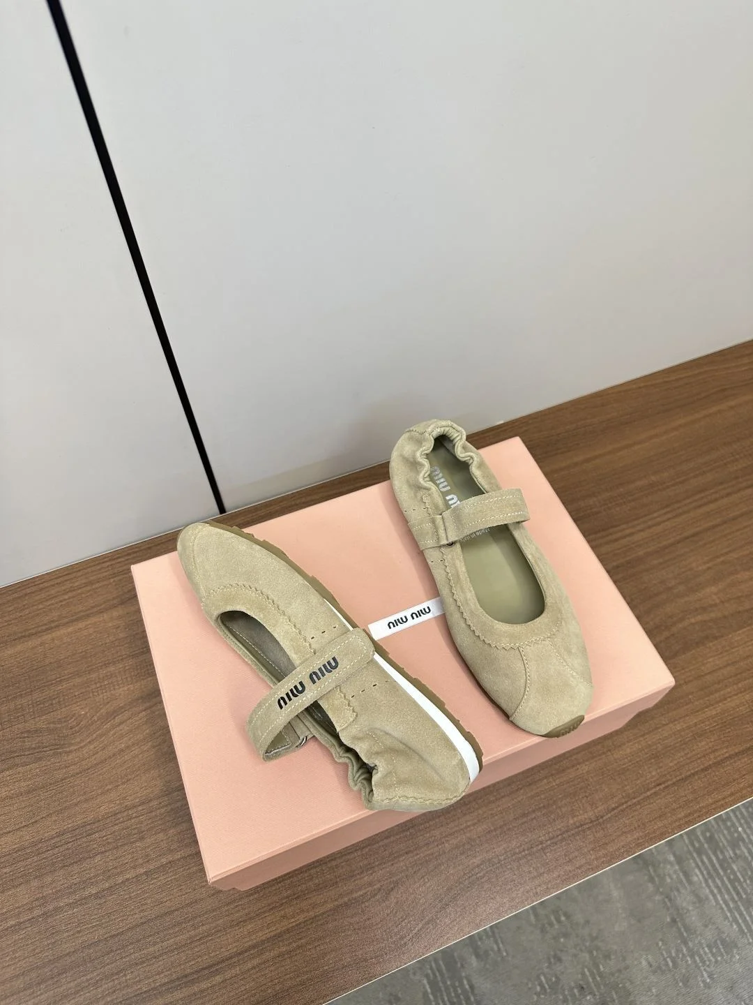 Stylish Miu Miu Shoes 6107