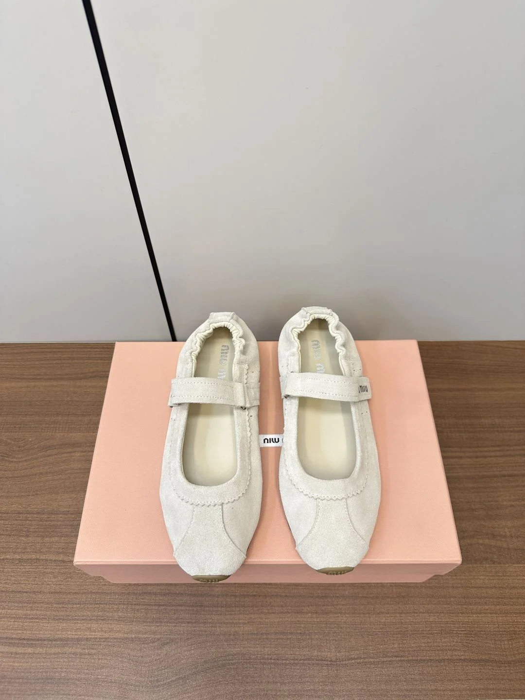 Miu Miu Shoes Sleek 6112