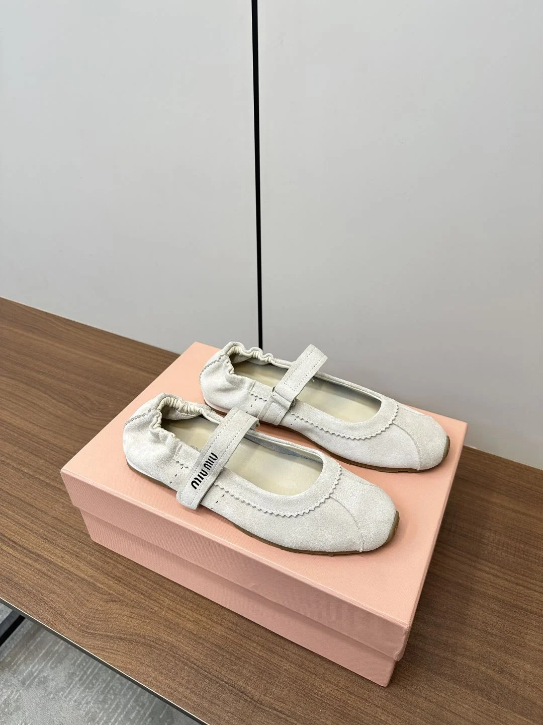 Miu Miu Shoes Sleek 6112