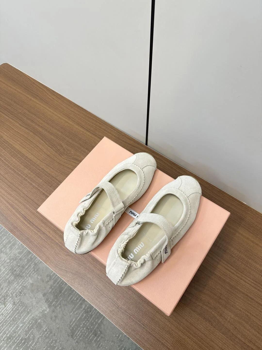 Miu Miu Shoes Sleek 6112