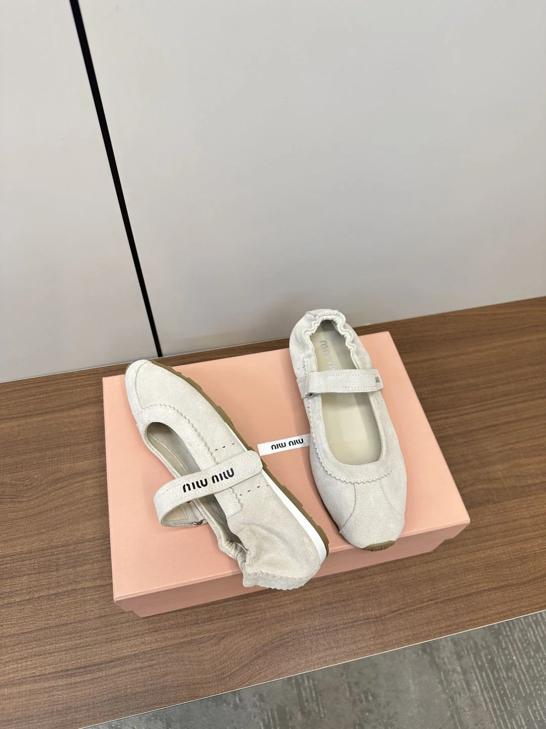 Miu Miu Shoes Sleek 6112