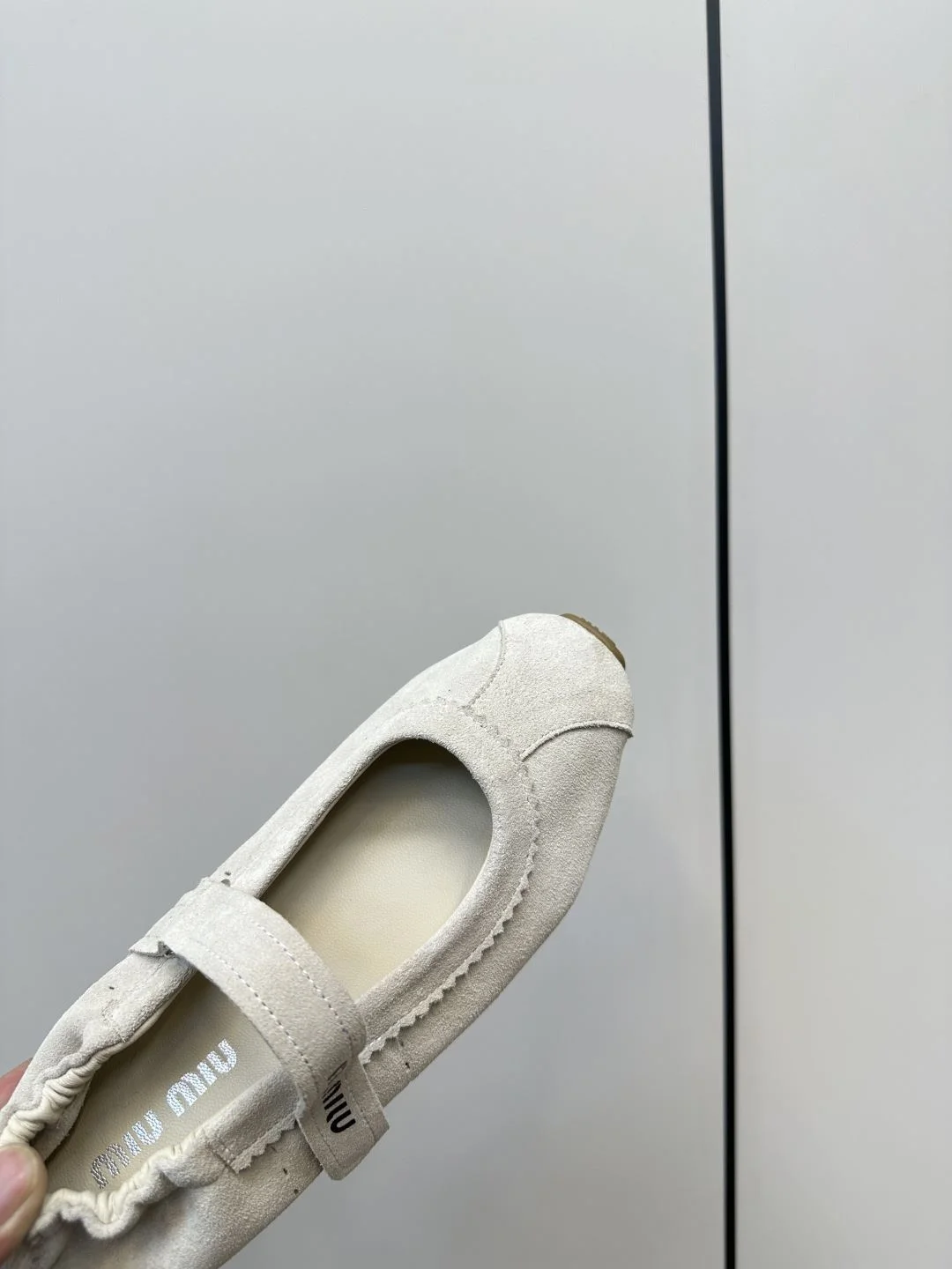 Miu Miu Shoes Sleek 6112