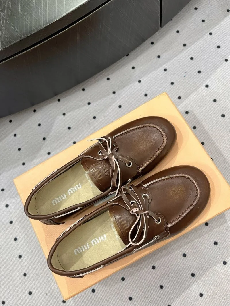 Minimalist Miu Miu Shoes 6160