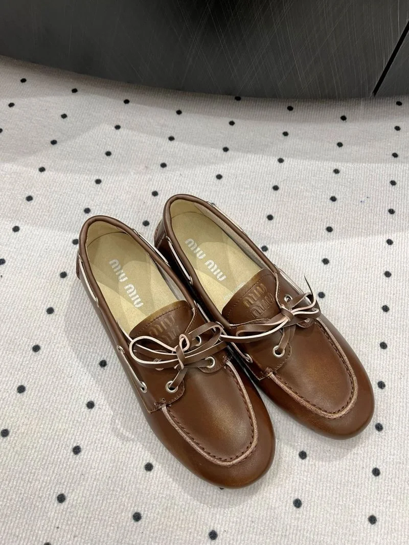 Minimalist Miu Miu Shoes 6160