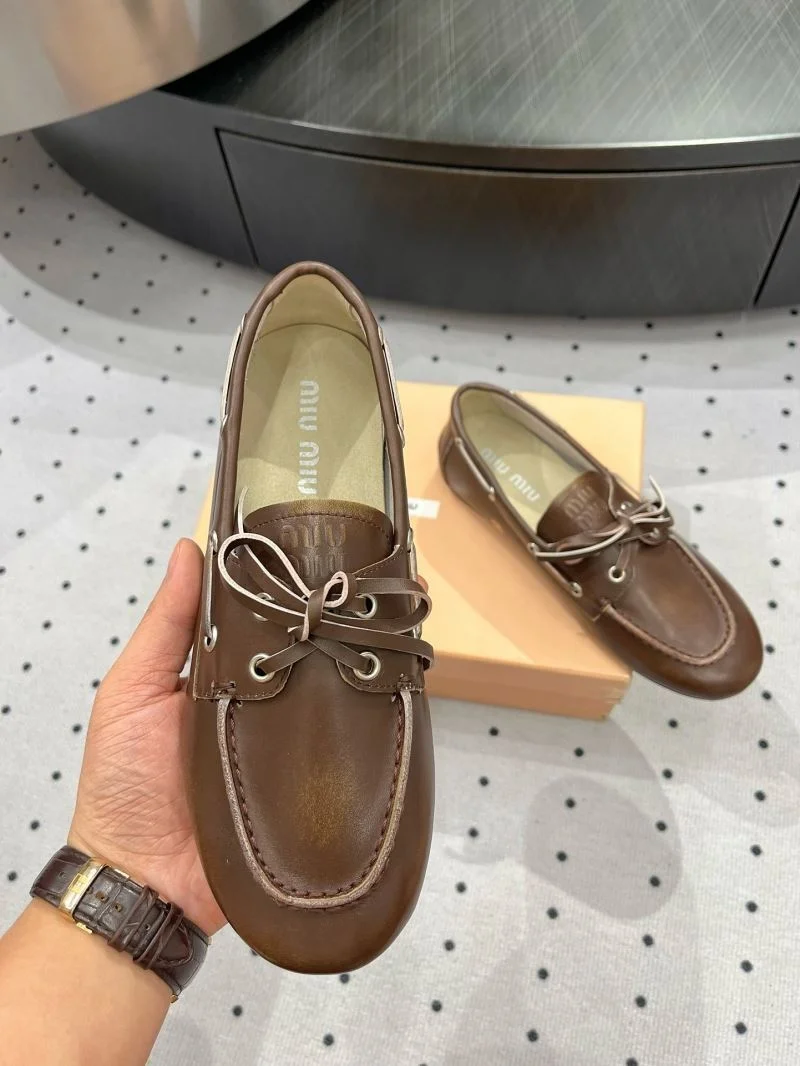 Minimalist Miu Miu Shoes 6160
