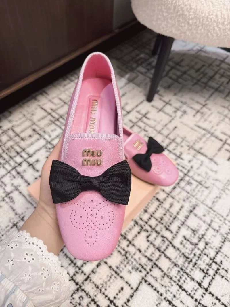 Versatile Miu Miu Shoes 6055