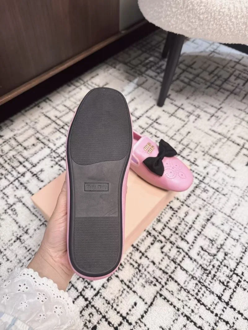 Versatile Miu Miu Shoes 6055