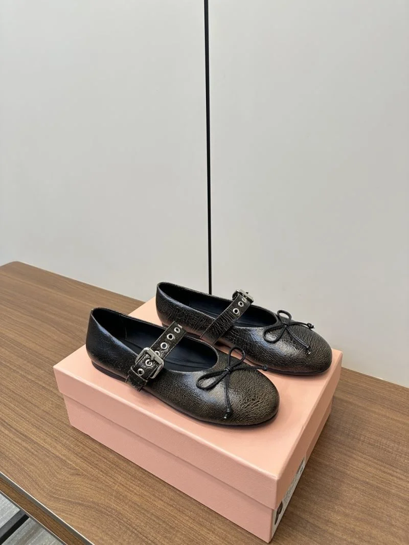 Functional Miu Miu Shoes 6042
