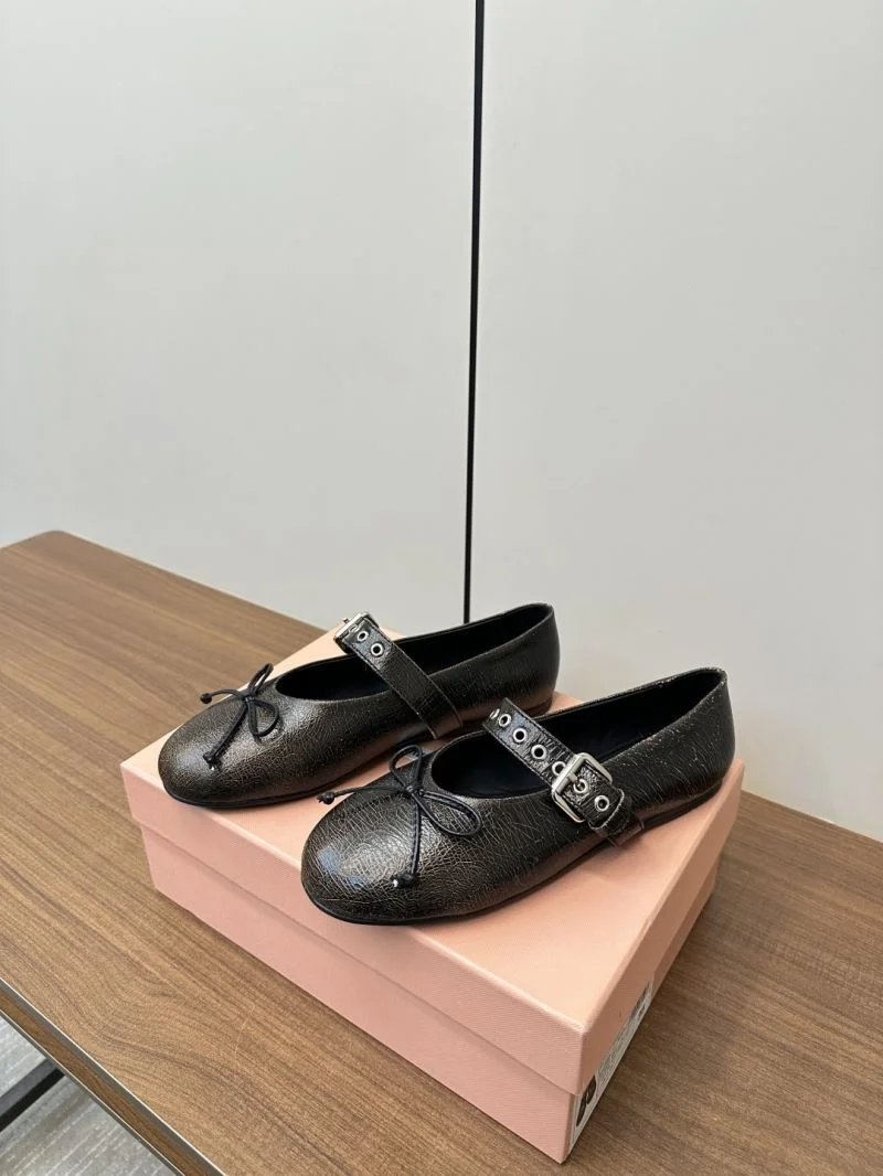 Functional Miu Miu Shoes 6042