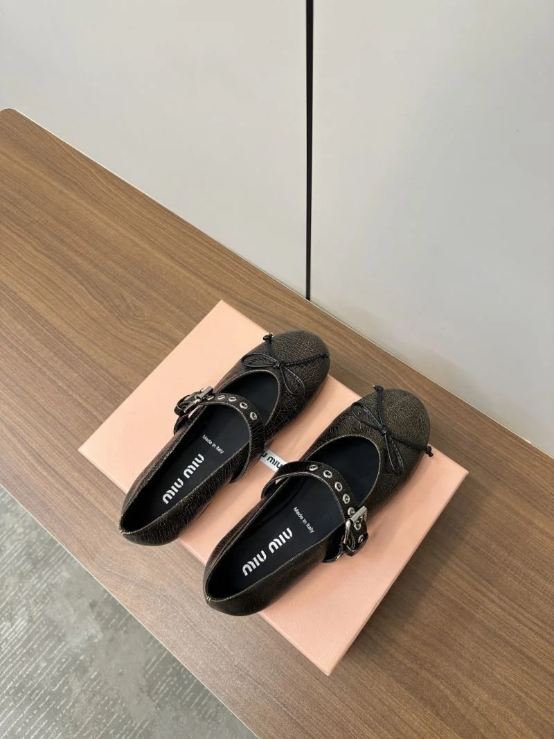 Functional Miu Miu Shoes 6042