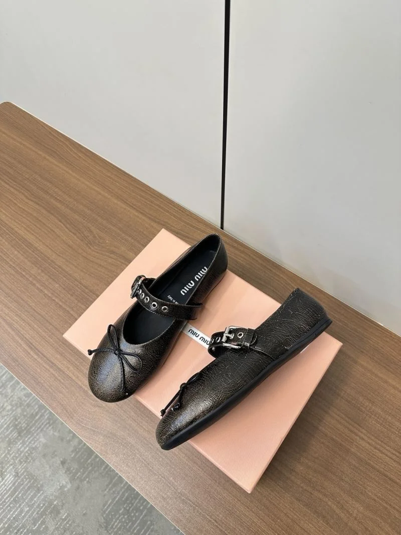 Functional Miu Miu Shoes 6042