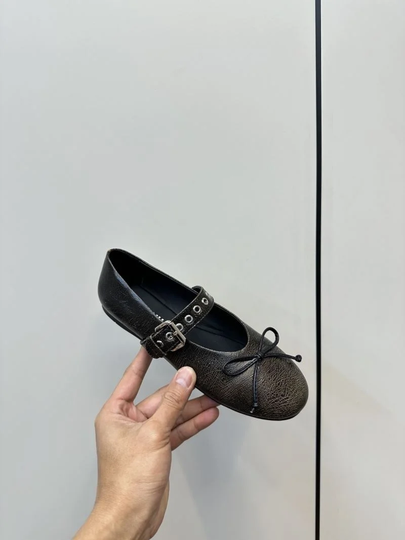 Functional Miu Miu Shoes 6042